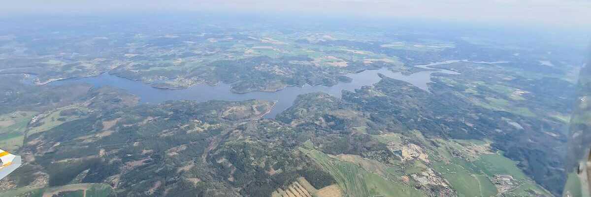 Flugwegposition um 13:18:43: Aufgenommen in der Nähe von Okres Příbram, Tschechien in 1989 Meter
